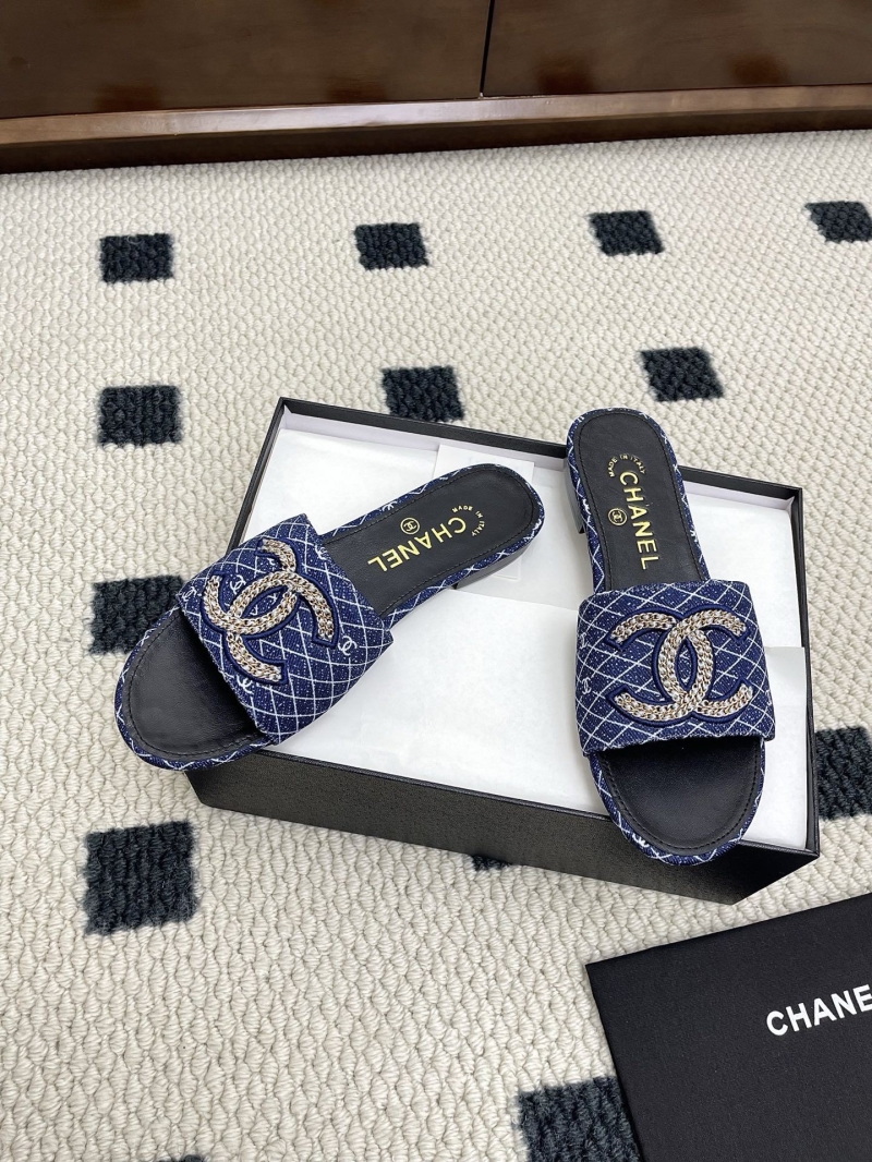 Ch**el slippers